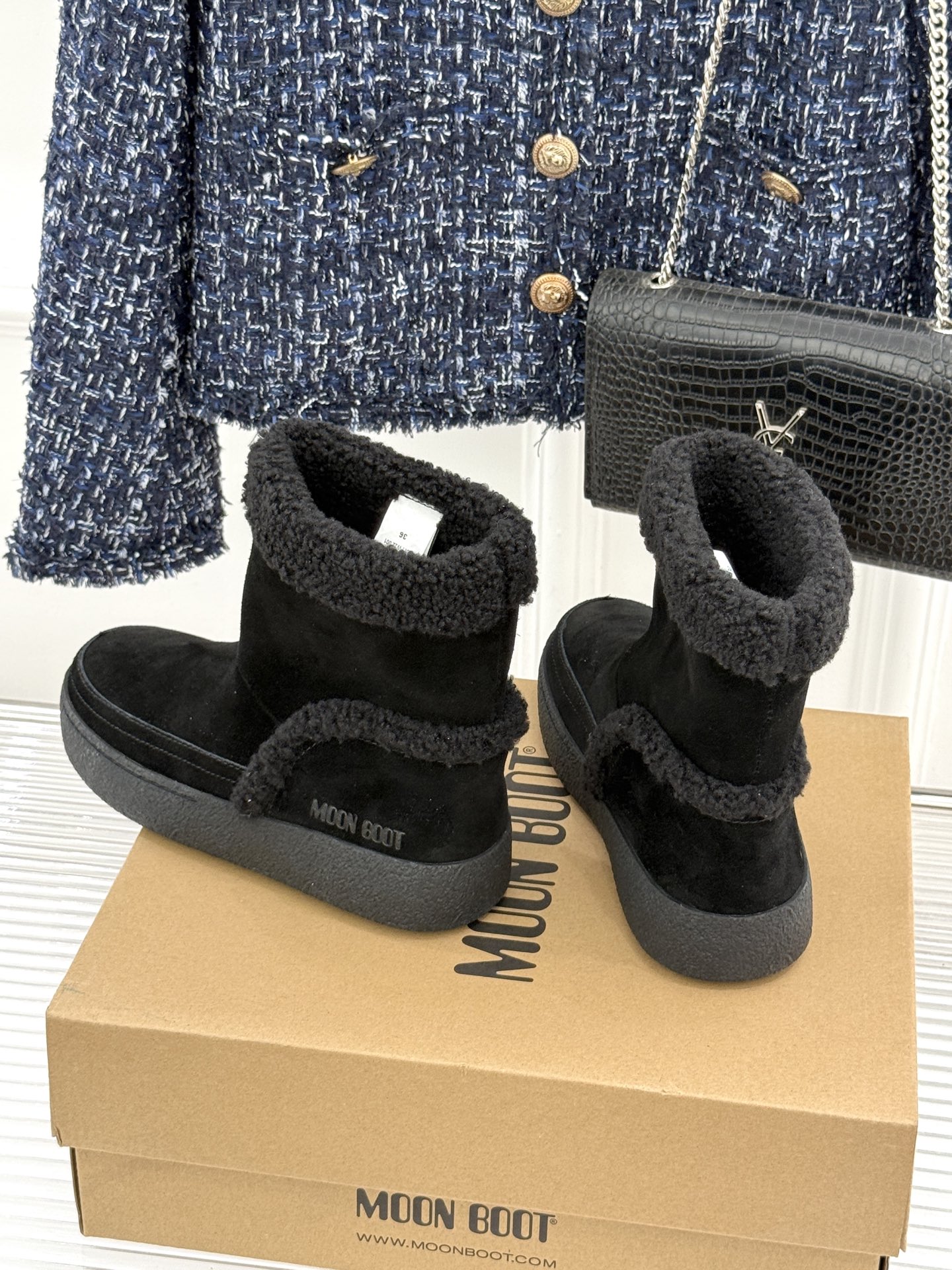 Moon Boot 26WF秋冬新品 皮毛一体厚底翻边雪地靴 皮毛一体裹住冬日暖意 厚底悄悄拔高腿型比例 翻边解锁两穿时 Moon Boot 26WF秋冬新品 皮毛一体厚底翻边雪地靴 皮毛一体裹住冬日暖意 厚底悄悄拔高腿型比例 翻边解锁两穿时