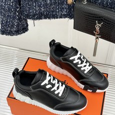 Hermès/爱马仕26WF新品 极简复古情侣款休闲运动鞋 极简线条藏着老钱调性 同型多色适配情侣搭 牛皮麂皮拼接质感高 Hermès/爱马仕26WF新品 极简复古情侣款休闲运动鞋 极简线条藏着老钱调性 同型多色适配情侣搭 牛皮麂皮拼接质感高