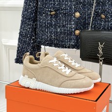 Hermès/爱马仕26WF新品 极简复古情侣款休闲运动鞋 极简线条藏着老钱调性 同型多色适配情侣搭 牛皮麂皮拼接质感高 Hermès/爱马仕26WF新品 极简复古情侣款休闲运动鞋 极简线条藏着老钱调性 同型多色适配情侣搭 牛皮麂皮拼接质感高