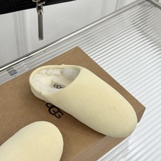 UGG 26WF新品极简复古 包头休闲半拖毛拖 包头藏住满格冬日暖意 半拖一脚蹬穿脱格外省心 羊羔毛裹住云朵般触感 皮毛 UGG 26WF新品极简复古 包头休闲半拖毛拖 包头藏住满格冬日暖意 半拖一脚蹬穿脱格外省心 羊羔毛裹住云朵般触感 皮毛