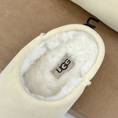 UGG 26WF新品极简复古 包头休闲半拖毛拖 包头藏住满格冬日暖意 半拖一脚蹬穿脱格外省心 羊羔毛裹住云朵般触感 皮毛 UGG 26WF新品极简复古 包头休闲半拖毛拖 包头藏住满格冬日暖意 半拖一脚蹬穿脱格外省心 羊羔毛裹住云朵般触感 皮毛