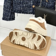 UGG 26WF新品复古魔术贴 厚底休闲羊毛休闲鞋毛毛鞋 魔术贴调节穿脱超省心 厚底松糕悄悄拔高身形 羊毛裹住冬日满格暖 UGG 26WF新品复古魔术贴 厚底休闲羊毛休闲鞋毛毛鞋 魔术贴调节穿脱超省心 厚底松糕悄悄拔高身形 羊毛裹住冬日满格暖