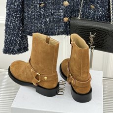 Dior/迪奥26WF秋冬新品皮带 金属字母扣机车短靴短靴 金调金属扣镌刻品牌标识 皮带饰带复古机车感拉满 粒面牛皮质感 Dior/迪奥26WF秋冬新品皮带 金属字母扣机车短靴短靴 金调金属扣镌刻品牌标识 皮带饰带复古机车感拉满 粒面牛皮质感