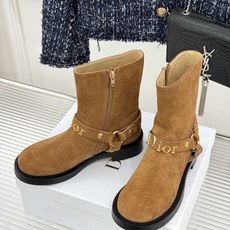 Dior/迪奥26WF秋冬新品皮带 金属字母扣机车短靴短靴 金调金属扣镌刻品牌标识 皮带饰带复古机车感拉满 粒面牛皮质感 Dior/迪奥26WF秋冬新品皮带 金属字母扣机车短靴短靴 金调金属扣镌刻品牌标识 皮带饰带复古机车感拉满 粒面牛皮质感