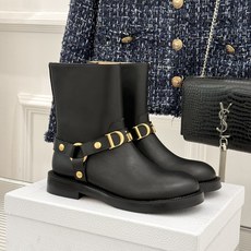 Dior/迪奥26WF秋冬新品皮带 金属字母扣机车短靴短靴 金调金属扣镌刻品牌标识 皮带饰带复古机车感拉满 粒面牛皮质感 Dior/迪奥26WF秋冬新品皮带 金属字母扣机车短靴短靴 金调金属扣镌刻品牌标识 皮带饰带复古机车感拉满 粒面牛皮质感