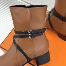 Hermès/爱马仕26WF新品 皮带扣粗跟机车靴靴短靴 交叉皮带扣锁死高级感 粗跟稳踏暴走不累脚 小牛皮质感超细腻 短 Hermès/爱马仕26WF新品 皮带扣粗跟机车靴靴短靴 交叉皮带扣锁死高级感 粗跟稳踏暴走不累脚 小牛皮质感超细腻 短