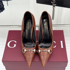 Gucci/古驰26WF新品Donna系列 马衔扣尖头高跟鞋凉鞋 经典马衔扣缀鞋面 尖头线条修饰纤细脚型 细跟拉长腿型比 Gucci/古驰26WF新品Donna系列 马衔扣尖头高跟鞋凉鞋 经典马衔扣缀鞋面 尖头线条修饰纤细脚型 细跟拉长腿型比