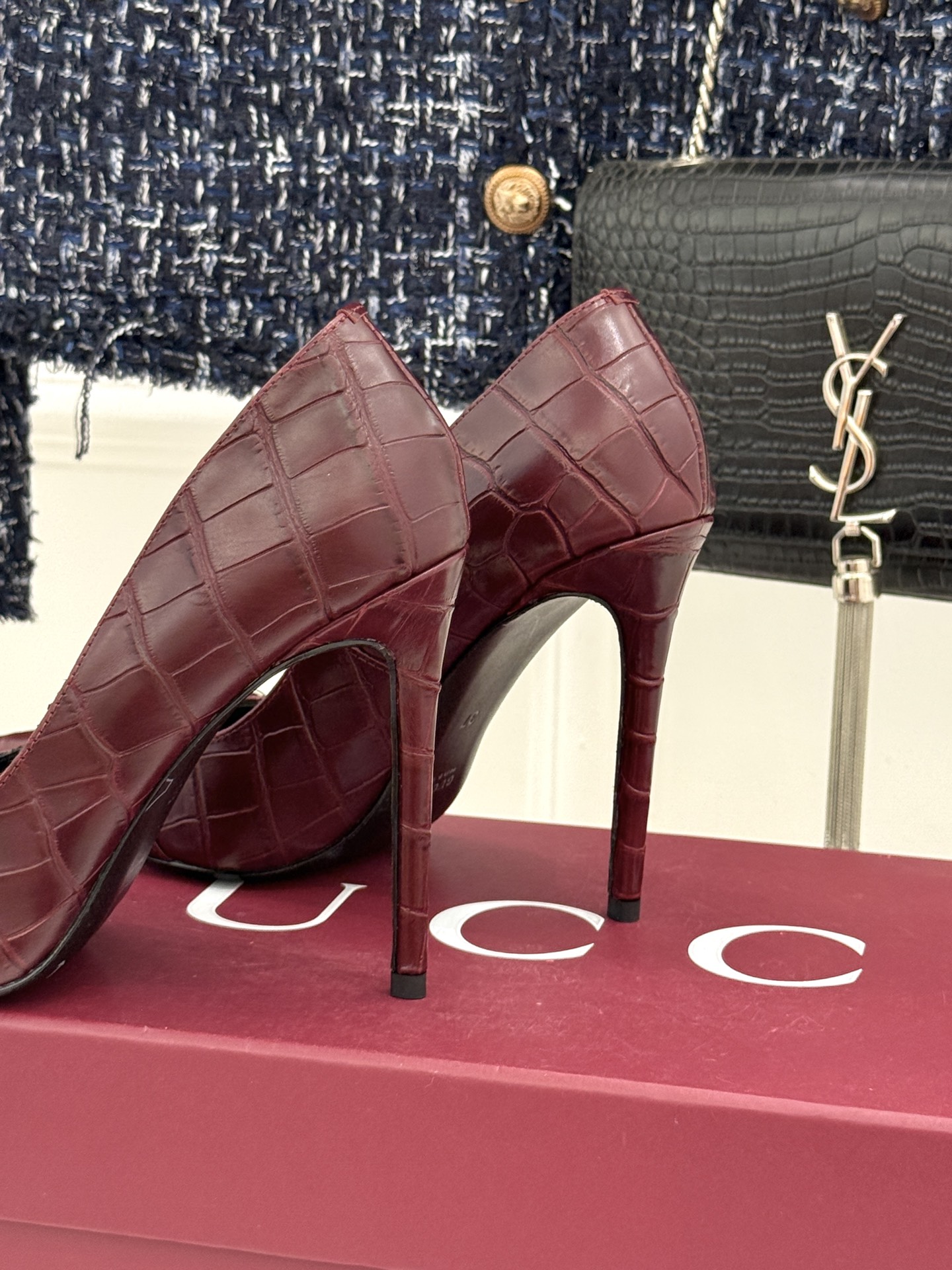 Gucci/古驰26WF新品Donna系列 马衔扣尖头高跟鞋凉鞋 经典马衔扣缀鞋面 尖头线条修饰纤细脚型 细跟拉长腿型比