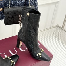 Gucci/古驰26WF新品马衔扣 老花侧拉链粗跟高跟短靴 马衔扣一扣经典 老花纹样爬满整条靴筒 侧拉链从踝到靴筒 粗跟 Gucci/古驰26WF新品马衔扣 老花侧拉链粗跟高跟短靴 马衔扣一扣经典 老花纹样爬满整条靴筒 侧拉链从踝到靴筒 粗跟