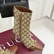 Gucci/古驰26WF新品马衔扣 老花侧拉链粗跟高跟短靴 马衔扣一扣经典 老花纹样爬满整条靴筒 侧拉链从踝到靴筒 粗跟 Gucci/古驰26WF新品马衔扣 老花侧拉链粗跟高跟短靴 马衔扣一扣经典 老花纹样爬满整条靴筒 侧拉链从踝到靴筒 粗跟