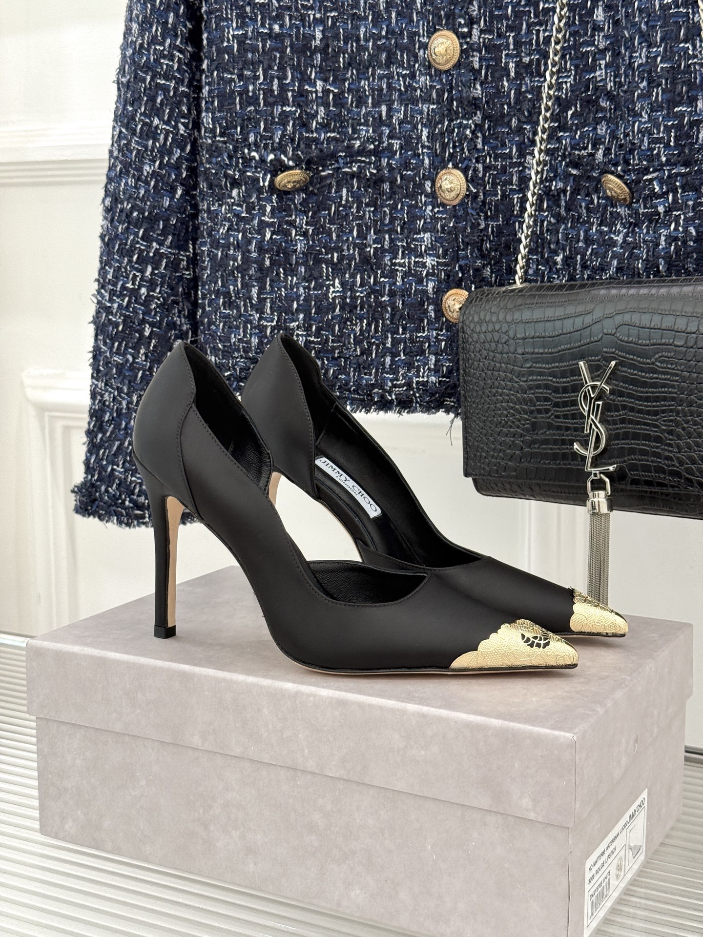 Jimmy Choo/吉米周26WF新品 真丝金属头侧空高跟鞋 真丝缎面贴脚背 金属鞋头凝一抹冷冽光 侧空裁出纤细脚踝 