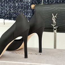 Jimmy Choo/吉米周26WF新品 真丝金属头侧空高跟鞋 真丝缎面贴脚背 金属鞋头凝一抹冷冽光 侧空裁出纤细脚踝 Jimmy Choo/吉米周26WF新品 真丝金属头侧空高跟鞋 真丝缎面贴脚背 金属鞋头凝一抹冷冽光 侧空裁出纤细脚踝