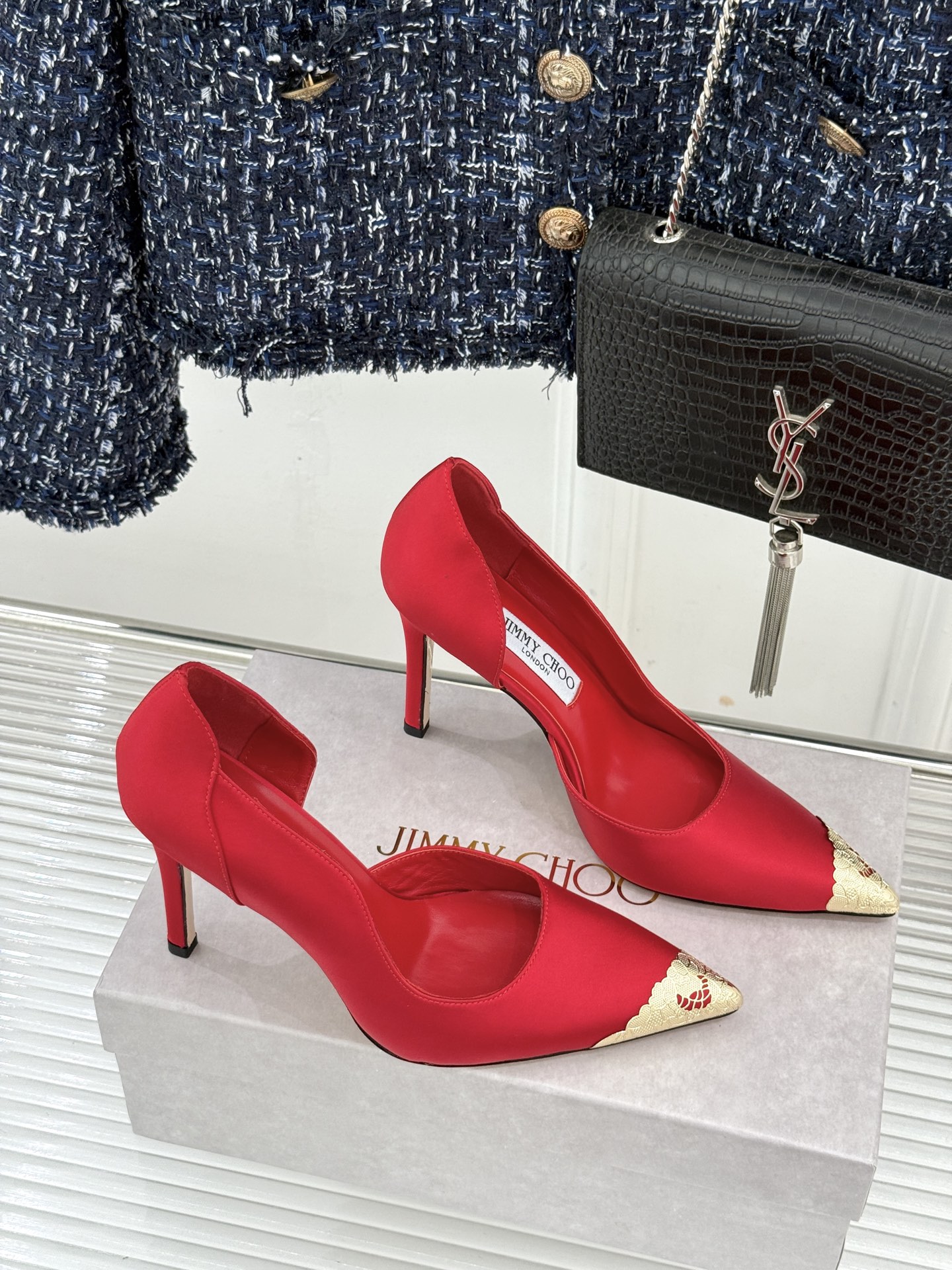Jimmy Choo/吉米周26WF新品 真丝金属头侧空高跟鞋 真丝缎面贴脚背 金属鞋头凝一抹冷冽光 侧空裁出纤细脚踝 Jimmy Choo/吉米周26WF新品 真丝金属头侧空高跟鞋 真丝缎面贴脚背 金属鞋头凝一抹冷冽光 侧空裁出纤细脚踝