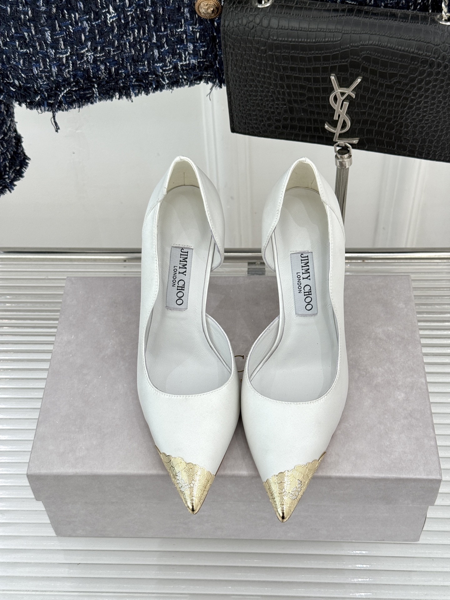 Jimmy Choo/吉米周26WF新品 真丝金属头侧空高跟鞋 真丝缎面贴脚背 金属鞋头凝一抹冷冽光 侧空裁出纤细脚踝 