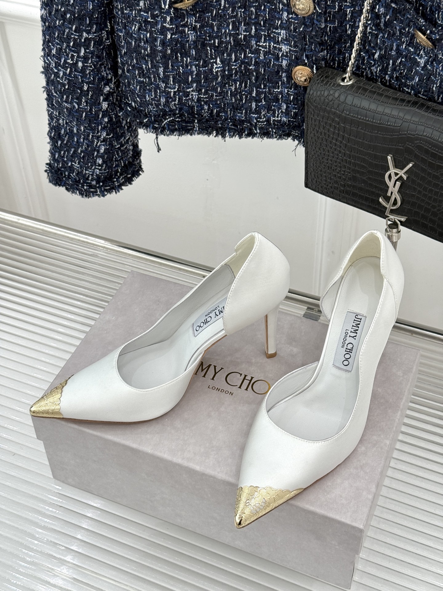 Jimmy Choo/吉米周26WF新品 真丝金属头侧空高跟鞋 真丝缎面贴脚背 金属鞋头凝一抹冷冽光 侧空裁出纤细脚踝 