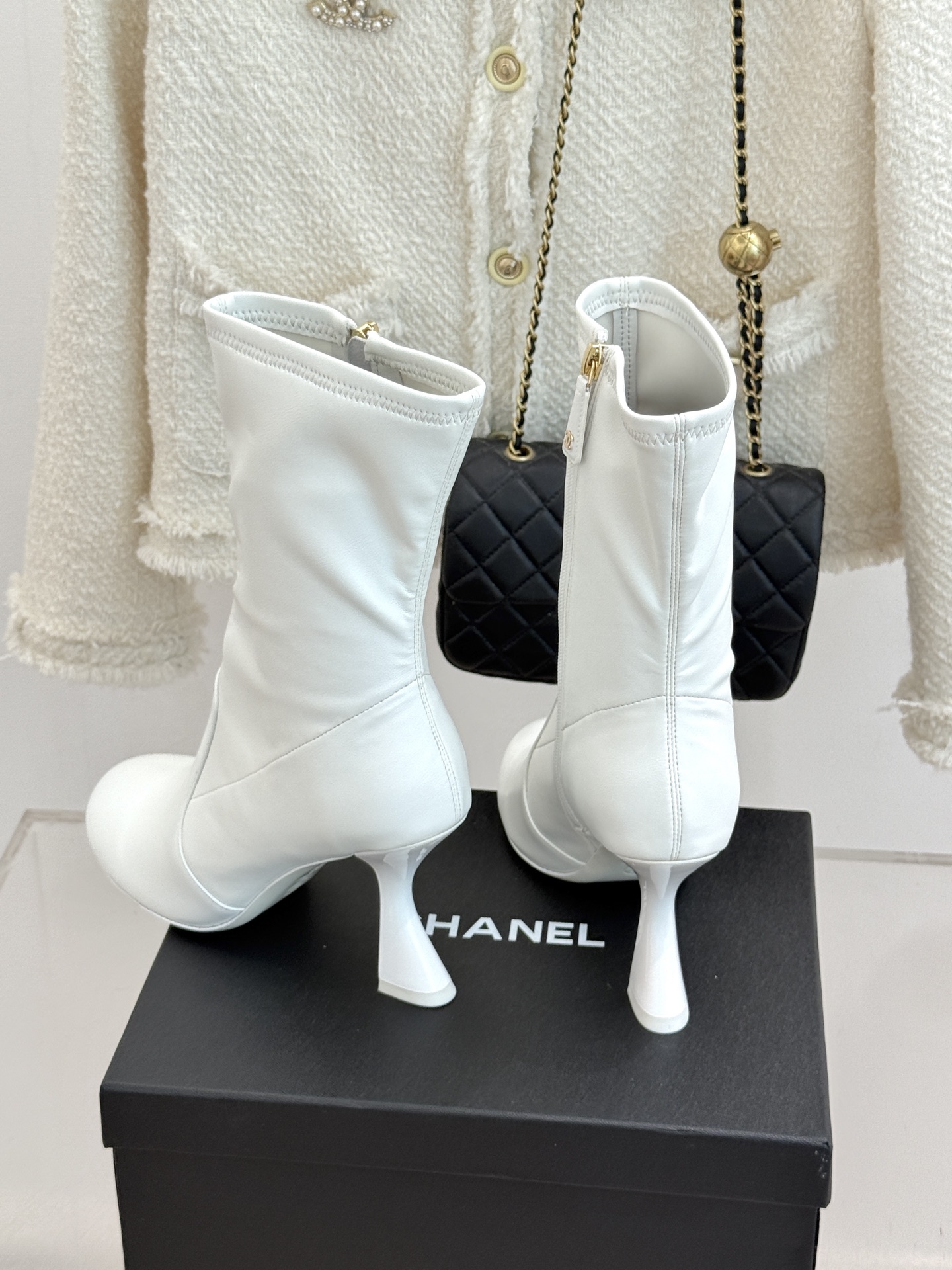 CHANE*|小香26K秋冬新品 极简圆头高跟弹力短靴 鞋柜压轴的宝藏短靴 秋冬必入的封神款 极简圆头藏着高级感 高跟撑 CHANE*|小香26K秋冬新品 极简圆头高跟弹力短靴 鞋柜压轴的宝藏短靴 秋冬必入的封神款 极简圆头藏着高级感 高跟撑