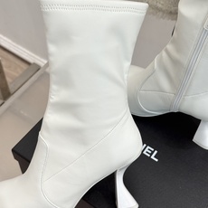 CHANE*|小香26K秋冬新品 极简圆头高跟弹力短靴 鞋柜压轴的宝藏短靴 秋冬必入的封神款 极简圆头藏着高级感 高跟撑 CHANE*|小香26K秋冬新品 极简圆头高跟弹力短靴 鞋柜压轴的宝藏短靴 秋冬必入的封神款 极简圆头藏着高级感 高跟撑