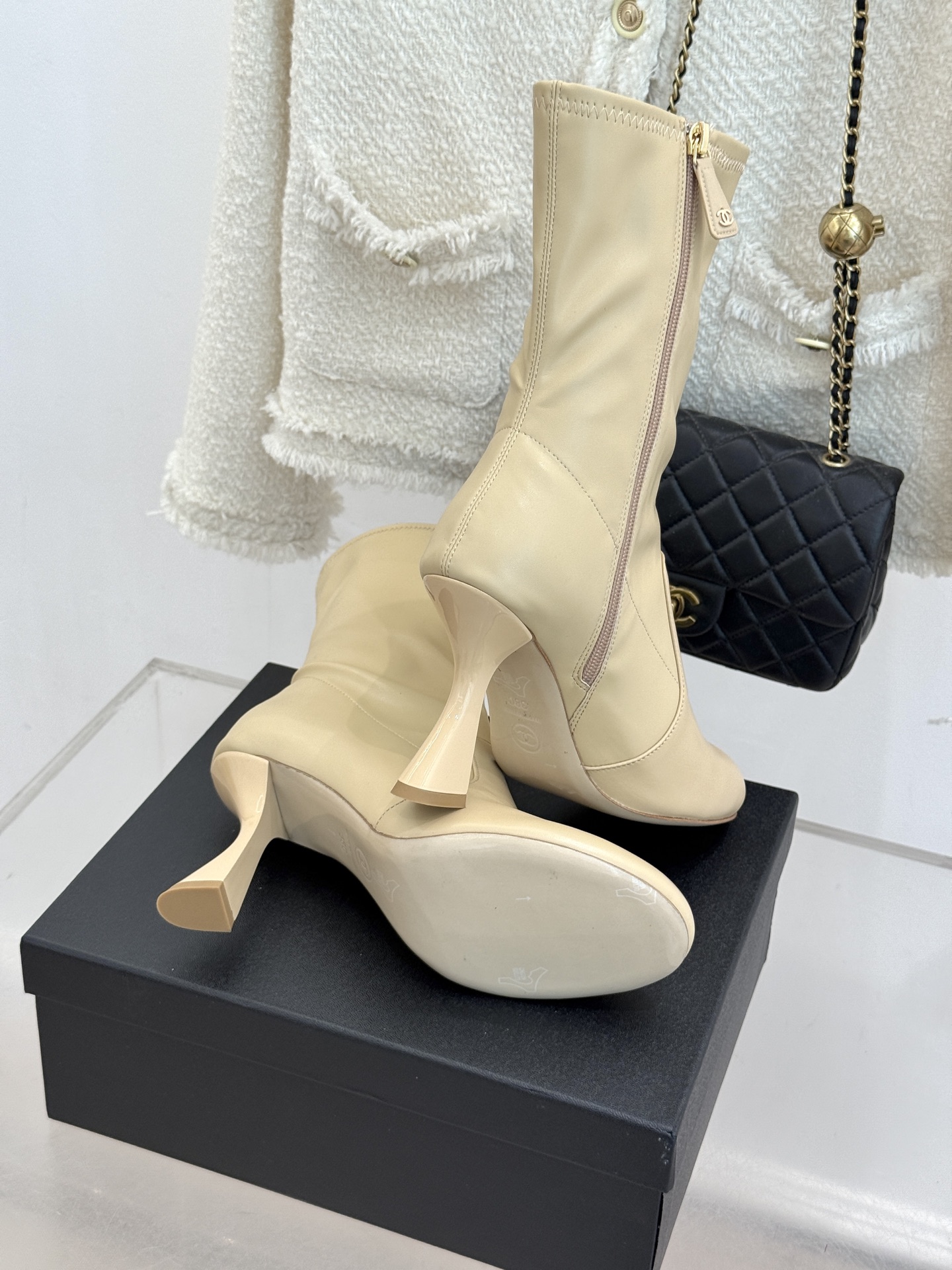 CHANE*|小香26K秋冬新品 极简圆头高跟弹力短靴 鞋柜压轴的宝藏短靴 秋冬必入的封神款 极简圆头藏着高级感 高跟撑 CHANE*|小香26K秋冬新品 极简圆头高跟弹力短靴 鞋柜压轴的宝藏短靴 秋冬必入的封神款 极简圆头藏着高级感 高跟撑