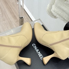 CHANE*|小香26K秋冬新品 极简圆头高跟弹力短靴 鞋柜压轴的宝藏短靴 秋冬必入的封神款 极简圆头藏着高级感 高跟撑 CHANE*|小香26K秋冬新品 极简圆头高跟弹力短靴 鞋柜压轴的宝藏短靴 秋冬必入的封神款 极简圆头藏着高级感 高跟撑