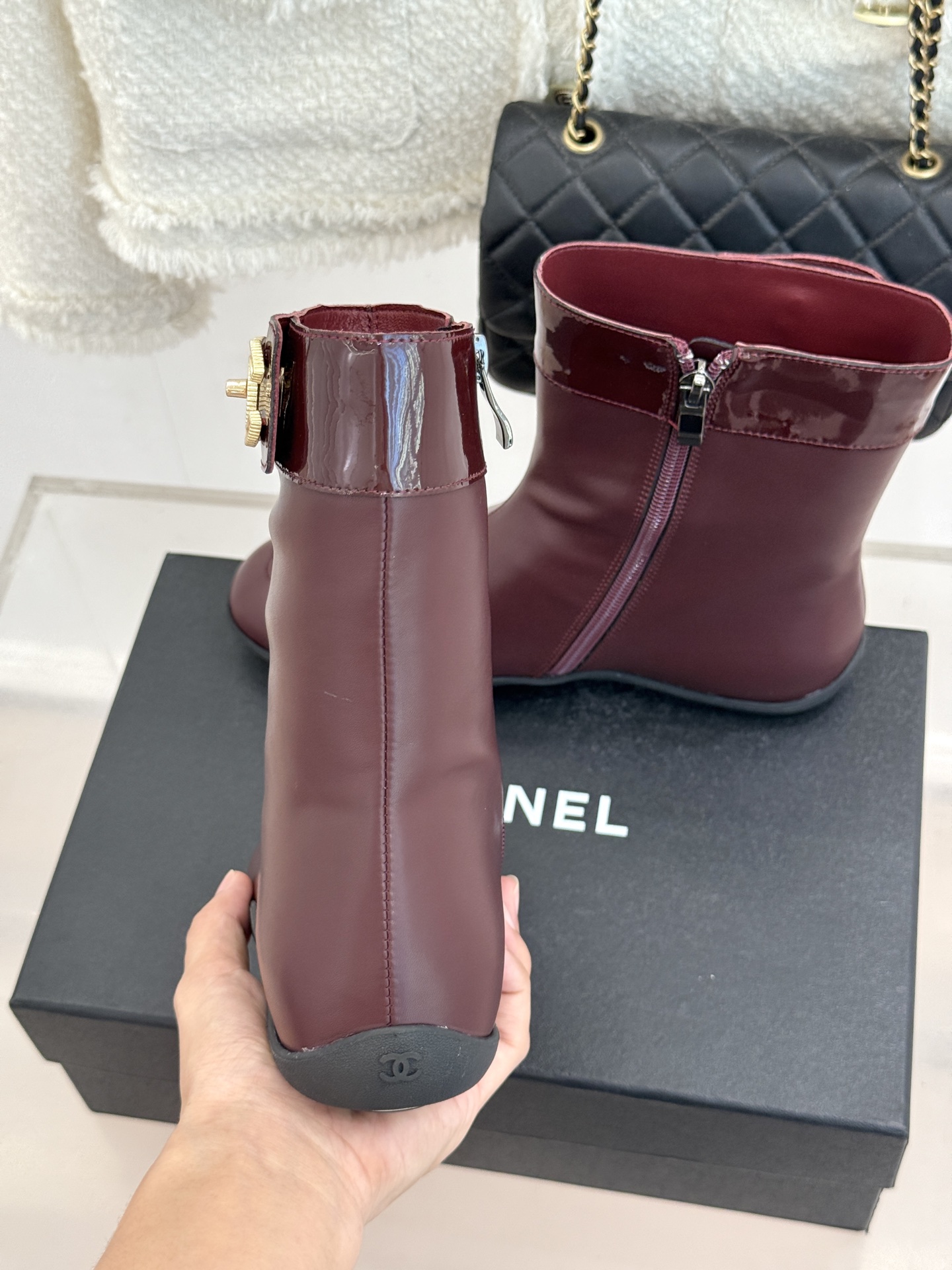 CHANE*｜小香26K秋冬新品 双C书包扣侧拉链内增高短靴 双C书包扣扣精致吸睛 侧拉链顺滑一秒穿脱 内增高悄悄拔身高