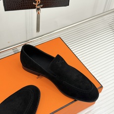 Hermès/爱马仕26WF新品 复古压印H平底乐福鞋 压印H标识真的绝 细腻麂皮上脚真的舒服 平底设计好走路 复古氛围 Hermès/爱马仕26WF新品 复古压印H平底乐福鞋 压印H标识真的绝 细腻麂皮上脚真的舒服 平底设计好走路 复古氛围