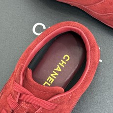 男码+10 CHANE*|小香26K新品双C 复古休闲情侣款运动鞋德训鞋 复古跑鞋轮廓超经典 麂皮拼接质感拉满 侧面双C 男码+10 CHANE*|小香26K新品双C 复古休闲情侣款运动鞋德训鞋 复古跑鞋轮廓超经典 麂皮拼接质感拉满 侧面双C