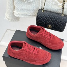 男码+10 CHANE*|小香26K新品双C 复古休闲情侣款运动鞋德训鞋 复古跑鞋轮廓超经典 麂皮拼接质感拉满 侧面双C 男码+10 CHANE*|小香26K新品双C 复古休闲情侣款运动鞋德训鞋 复古跑鞋轮廓超经典 麂皮拼接质感拉满 侧面双C