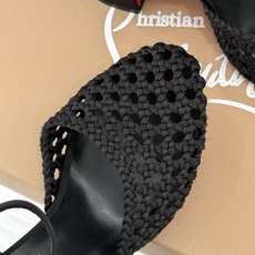 ChristinLouboutin/CL26WF新品 编织镂空红底粗跟凉鞋 编织镂空透气感拉满 经典红底一眼沦陷 粗跟稳 ChristinLouboutin/CL26WF新品 编织镂空红底粗跟凉鞋 编织镂空透气感拉满 经典红底一眼沦陷 粗跟稳