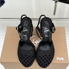 ChristinLouboutin/CL26WF新品 编织镂空红底粗跟凉鞋 编织镂空透气感拉满 经典红底一眼沦陷 粗跟稳 ChristinLouboutin/CL26WF新品 编织镂空红底粗跟凉鞋 编织镂空透气感拉满 经典红底一眼沦陷 粗跟稳