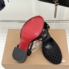 ChristinLouboutin/CL26WF新品 编织镂空红底粗跟凉鞋 编织镂空透气感拉满 经典红底一眼沦陷 粗跟稳 ChristinLouboutin/CL26WF新品 编织镂空红底粗跟凉鞋 编织镂空透气感拉满 经典红底一眼沦陷 粗跟稳