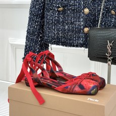 ChristinLouboutin/CL26WF新品 猪鼻子蝴蝶结高跟凉鞋 在时尚的舞台上CL始终是璀璨的明星 而这款猪 ChristinLouboutin/CL26WF新品 猪鼻子蝴蝶结高跟凉鞋 在时尚的舞台上CL始终是璀璨的明星 而这款猪