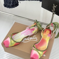 ChristinLouboutin/CL26WF新品 猪鼻子蝴蝶结高跟凉鞋 在时尚的舞台上CL始终是璀璨的明星 而这款猪 ChristinLouboutin/CL26WF新品 猪鼻子蝴蝶结高跟凉鞋 在时尚的舞台上CL始终是璀璨的明星 而这款猪