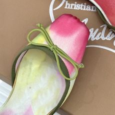 ChristinLouboutin/CL26WF新品 猪鼻子蝴蝶结高跟凉鞋 在时尚的舞台上CL始终是璀璨的明星 而这款猪 ChristinLouboutin/CL26WF新品 猪鼻子蝴蝶结高跟凉鞋 在时尚的舞台上CL始终是璀璨的明星 而这款猪
