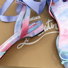 ChristinLouboutin/CL26WF新品 猪鼻子蝴蝶结高跟凉鞋 在时尚的舞台上CL始终是璀璨的明星 而这款猪 ChristinLouboutin/CL26WF新品 猪鼻子蝴蝶结高跟凉鞋 在时尚的舞台上CL始终是璀璨的明星 而这款猪