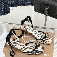 ChristinLouboutin/CL26WF新品 猪鼻子蝴蝶结高跟凉鞋 在时尚的舞台上CL始终是璀璨的明星 而这款猪 ChristinLouboutin/CL26WF新品 猪鼻子蝴蝶结高跟凉鞋 在时尚的舞台上CL始终是璀璨的明星 而这款猪