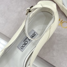 Jimmy Choo/吉米周26WF新品 细跟一字扣带高跟鞋单鞋 一字扣带利落显瘦 尖头剪裁悄悄显腿长 金属扣饰精致亮眼 Jimmy Choo/吉米周26WF新品 细跟一字扣带高跟鞋单鞋 一字扣带利落显瘦 尖头剪裁悄悄显腿长 金属扣饰精致亮眼