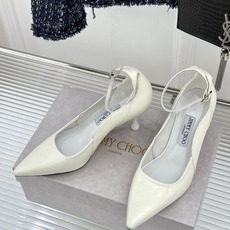 Jimmy Choo/吉米周26WF新品 细跟一字扣带高跟鞋单鞋 一字扣带利落显瘦 尖头剪裁悄悄显腿长 金属扣饰精致亮眼 Jimmy Choo/吉米周26WF新品 细跟一字扣带高跟鞋单鞋 一字扣带利落显瘦 尖头剪裁悄悄显腿长 金属扣饰精致亮眼