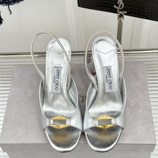 Jimmy Choo/吉米周26WF新品 金属扣露趾粗跟凉鞋 金属扣精致亮眼 露趾剪裁利落显脚瘦 粗跟稳当不累脚 上脚气 Jimmy Choo/吉米周26WF新品 金属扣露趾粗跟凉鞋 金属扣精致亮眼 露趾剪裁利落显脚瘦 粗跟稳当不累脚 上脚气