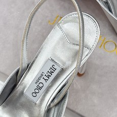 Jimmy Choo/吉米周26WF新品 金属扣露趾粗跟凉鞋 金属扣精致亮眼 露趾剪裁利落显脚瘦 粗跟稳当不累脚 上脚气 Jimmy Choo/吉米周26WF新品 金属扣露趾粗跟凉鞋 金属扣精致亮眼 露趾剪裁利落显脚瘦 粗跟稳当不累脚 上脚气