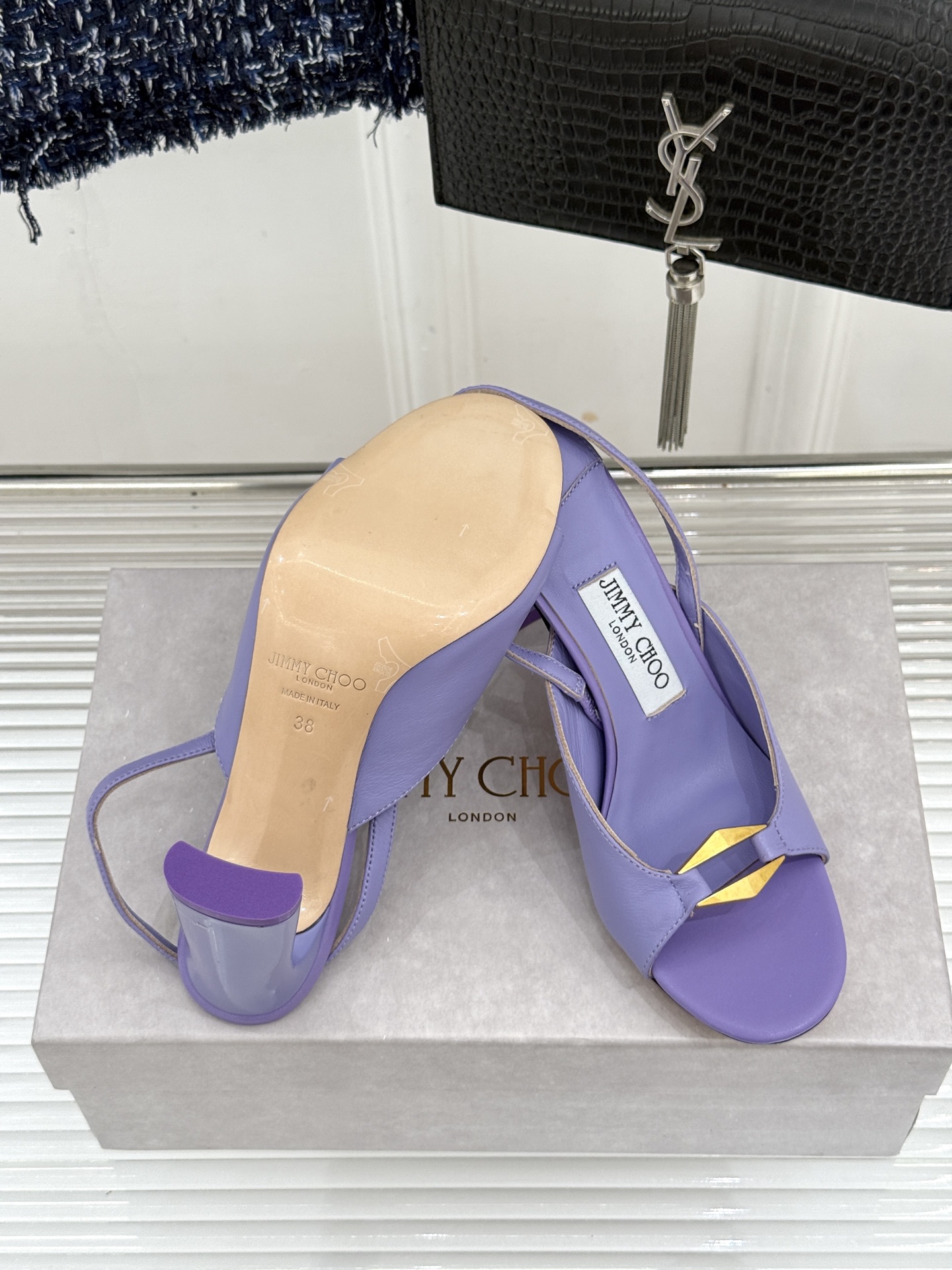 Jimmy Choo/吉米周26WF新品 金属扣露趾粗跟凉鞋 金属扣精致亮眼 露趾剪裁利落显脚瘦 粗跟稳当不累脚 上脚气