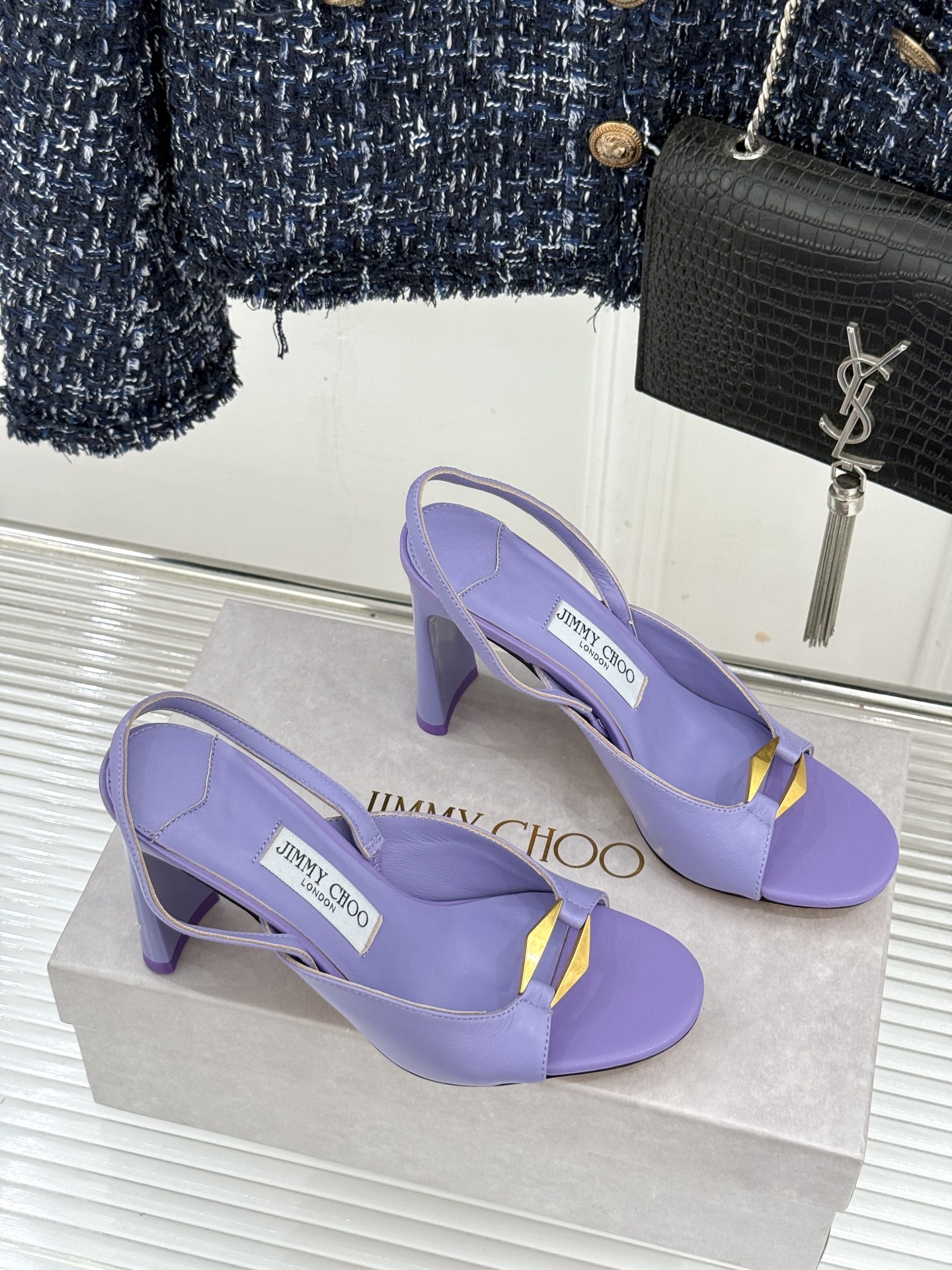 Jimmy Choo/吉米周26WF新品 金属扣露趾粗跟凉鞋 金属扣精致亮眼 露趾剪裁利落显脚瘦 粗跟稳当不累脚 上脚气