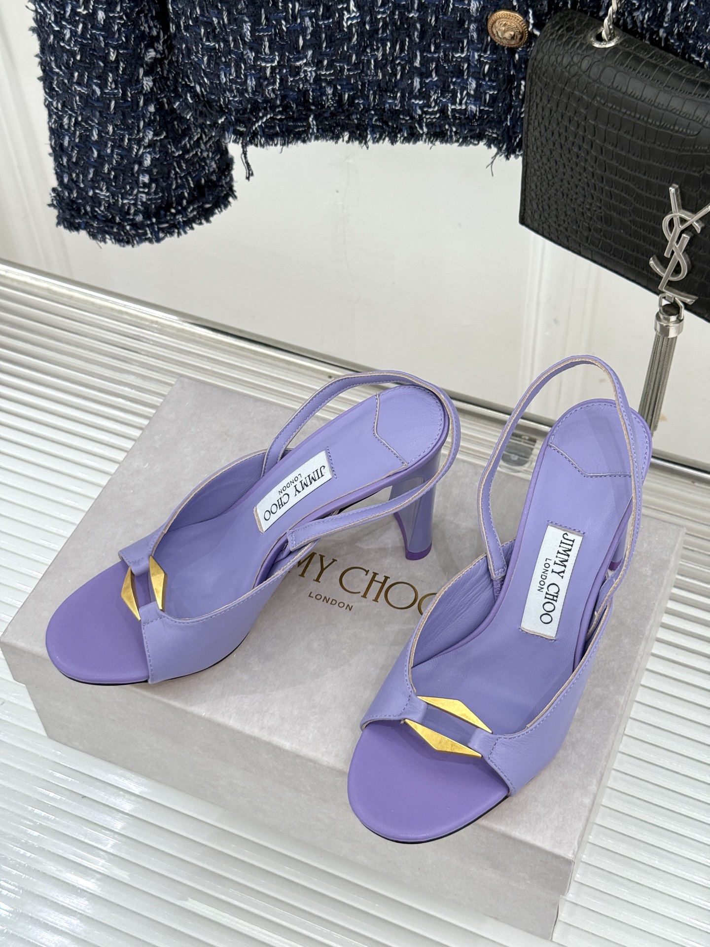 Jimmy Choo/吉米周26WF新品 金属扣露趾粗跟凉鞋 金属扣精致亮眼 露趾剪裁利落显脚瘦 粗跟稳当不累脚 上脚气