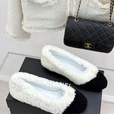 CHANE*|小香26K新品双C 一脚蹬拼色平底毛毛鞋 黑白拼色戳中审美 经典双C低调精致 一脚蹬设计超好穿脱 平底上脚 CHANE*|小香26K新品双C 一脚蹬拼色平底毛毛鞋 黑白拼色戳中审美 经典双C低调精致 一脚蹬设计超好穿脱 平底上脚