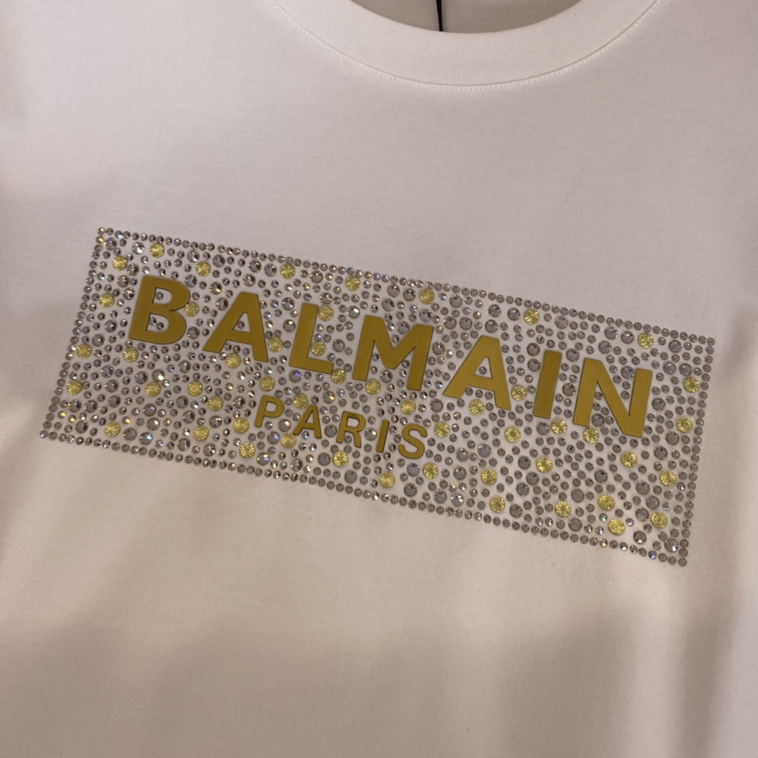 BALMAIN/巴尔曼男装压花+水晶装饰复古徽标短袖正面饰有水晶压花图案组合设计logo优选特定原版80