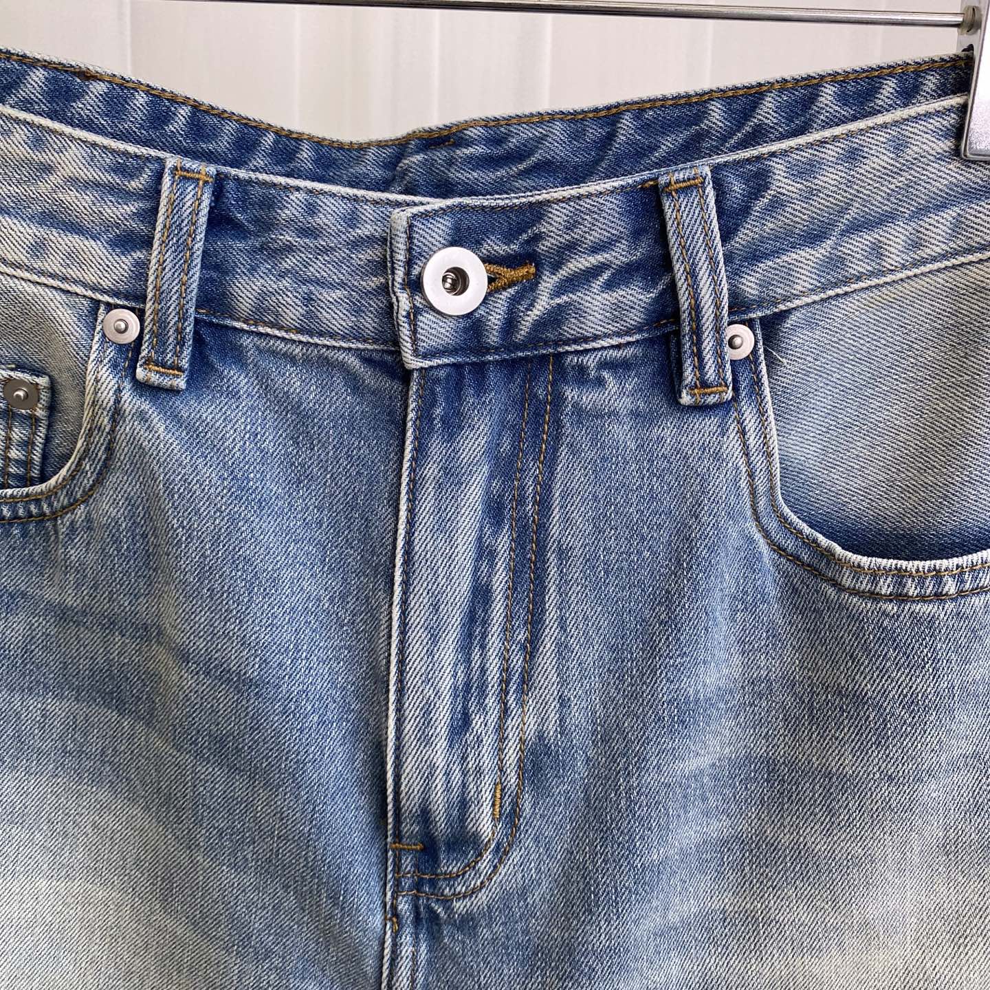 Warren’s Water-Washed Blue Cat Stripes White Man Jeans Review - 图片 4