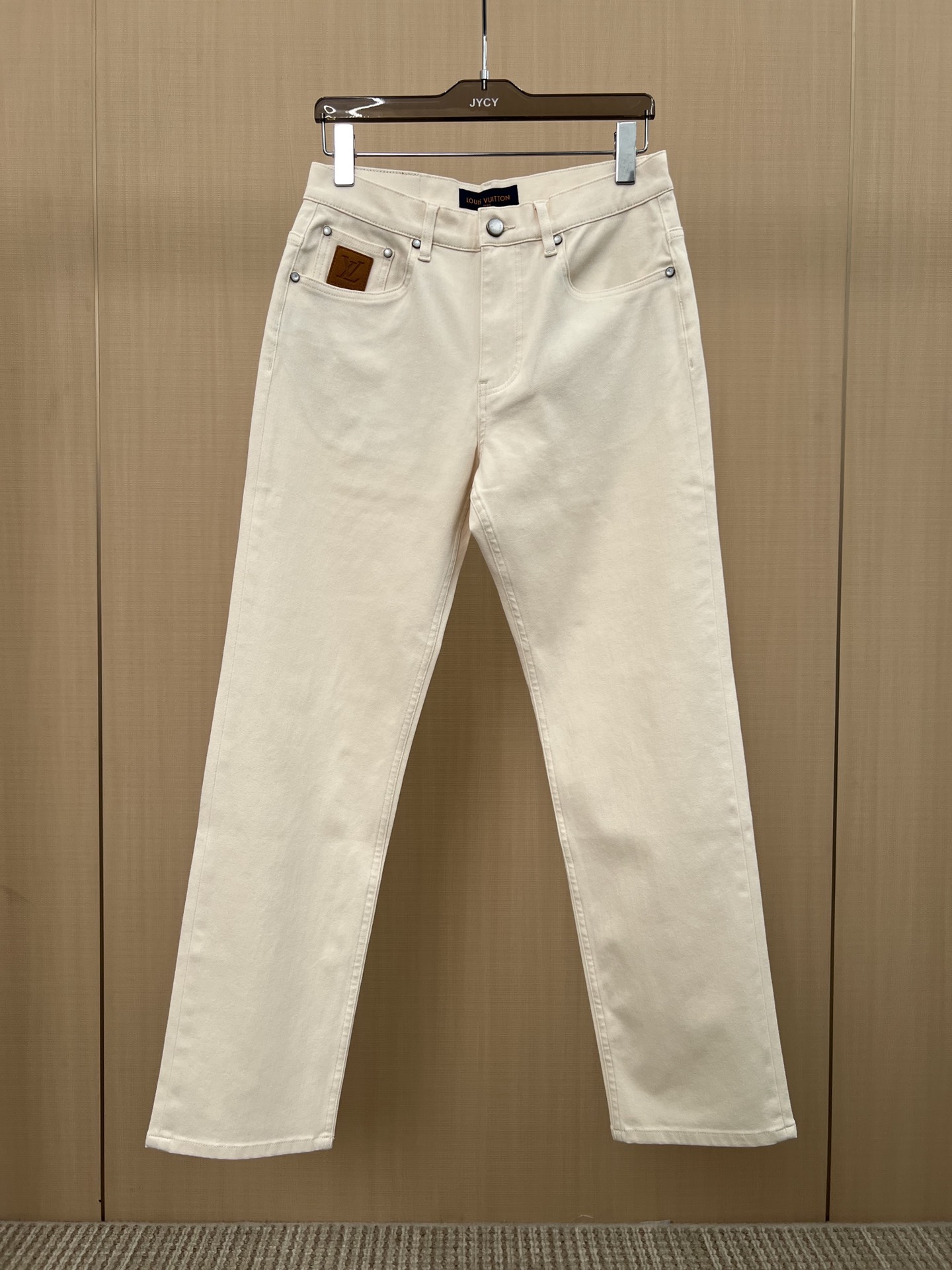 NO:520222,Higher version!  LV25SS autumn new jeans, high-end quality, super soft and comfortable fabric, straight fit, slender upper body, universal matching model, 30, 31, 32, 33, 34, 36, 38,, louis vuitton, jeans, alexander wang19860909高版本！LV25SS秋季新款牛仔裤,高端品质,面料超级柔软舒适 直筒版型,上身修长,万能搭配款 码数30,31,32,33,34,36,38,,louis vuitton,jeans,alexander wang,Men's clothing