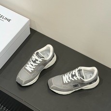 360Celin*·26s 春夏新款 透气网面设计老爹鞋 这双老爹鞋是Celine将巴黎左岸那份不刻意的精致,与九十年代 360Celin*·26s 春夏新款 透气网面设计老爹鞋 这双老爹鞋是Celine将巴黎左岸那份不刻意的精致,与九十年代