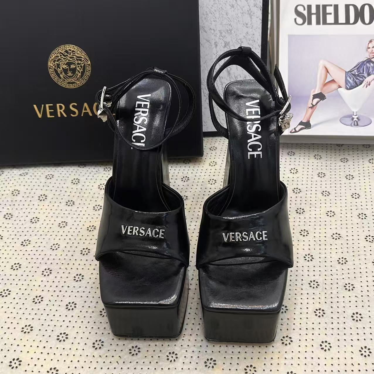 NO:535703,Size 35-42, Versace ultra-high heels, fabric cowhide, sheepskin inner lining, sheepskin footbed, genuine leather sole, heel height 15cm, waterproof platform height 5cm., high heels, high heels, slippers, slippers, cowhide, sheepskin, Leather soles1986090935-42码, 范思哲超高跟鞋履,面料牛皮,羊皮内里、羊皮垫脚,真皮大底,跟高15cm,防水台高5cm.,高跟鞋拖鞋,versace,high heels,slippers,cowhide,sheepskin,Leather soles,Women's Shoes
