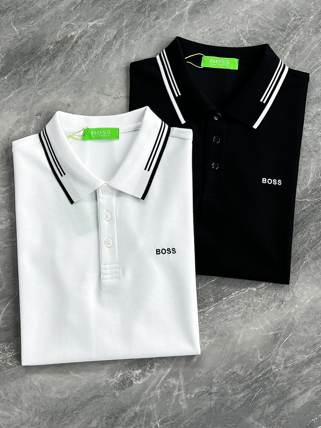 NO:141044,[New Product] Trading Company Channel Product, 2025 Spring and Summer New BO*S Men's Business and Casual Lapel Pearl Floss Polo POLO Shirt. The BOS family's products are the essence of high-end and simple, which belongs to its unique German style. The overall design style continues the BOS family's consistent tone, retaining the purest and minimalist route, clean and high-end tailoring, and at the same time, a labeled brand logo is injected into the chest, perfectly demonstrating the brand identity and image!  Customers supply high-end materials imported from Egypt, selected high-quality long-length cotton raw materials in the Nile area, and were made by Italian century-old workshops. The fabric attributes are all excellent. The mesh structure is delicate and natural, and the comfort and breathability are perfect. The touch experience is self-evident, and the ultimate luxury enjoyment!  The details are exquisite and exquisite, and the high-quality sense of high quality is everywhere. The selected top-quality fritillar buckle has its own natural texture structure. It is very ingenious. The color matching is light and elegant. It has a versatile color system and a very high-end and high-quality POLO shirt. It is hard to find!  Color black white Size M L XL XXL XXXL Size data M Shoulder width 43cm-bust 98cm-sleeve length 20cm-clothing length 68cm L Shoulder width 44cm-bust 102cm-sleeve length 21cm-clothing length 69cm XL Shoulder width 45cm-bust 106cm-sleeve length 22cm-clothing length 70cm XXL Shoulder width 46cm-bust 110cm-sleeve length 23cm-clothing length 71cm XXXL Shoulder width 47cm-bust 114cm-sleeve length 24cm-clothing length 72cm, alexander wang19860909【新品】贸易公司渠道货,2025春夏新款BO*S男士商务休闲翻领珠地棉马球POLO衫.BOS家族的单品真谛在于高级和简约,这属于它的独特的德式风格,整体设计风格延续了BOS家族一贯的基调,保留了最纯粹且极简的路线,干净且高级的剪裁,同时胸前注入了标签化品牌标识,完美彰显了品牌身份及形象！客供埃及进口高级物料,甄选尼罗河区域光照极好的上等长绒棉花原料,经过意大利百年工坊定织定染而成,面料属性皆为上乘,网眼结构细腻自然,舒适性与透气性完美兼备,触感体验不言而喻,奢华极致享受！细节精湛考究,处处彰显了高级品质感,甄选的顶级贝母扣,自带天然纹理构造,非常匠心,配色轻熟有品,色系百搭,混搭空间极高,商务通勤与出街休闲兼具,非常高端优质的一款POLO衫,可遇而不可求！ 颜色黑色 白色 尺码M L XL XXL XXXL 尺码数据 M码 肩宽43cm-胸围98cm-袖长20cm-衣长68cm L码 肩宽44cm-胸围102cm-袖长21cm-衣长69cm XL码 肩宽45cm-胸围106cm-袖长22cm-衣长70cm XXL码 肩宽46cm-胸围110cm-袖长23cm-衣长71cm XXXL码 肩宽47cm-胸围114cm-袖长24cm-衣长72cm,,alexander wang,Men's clothing
