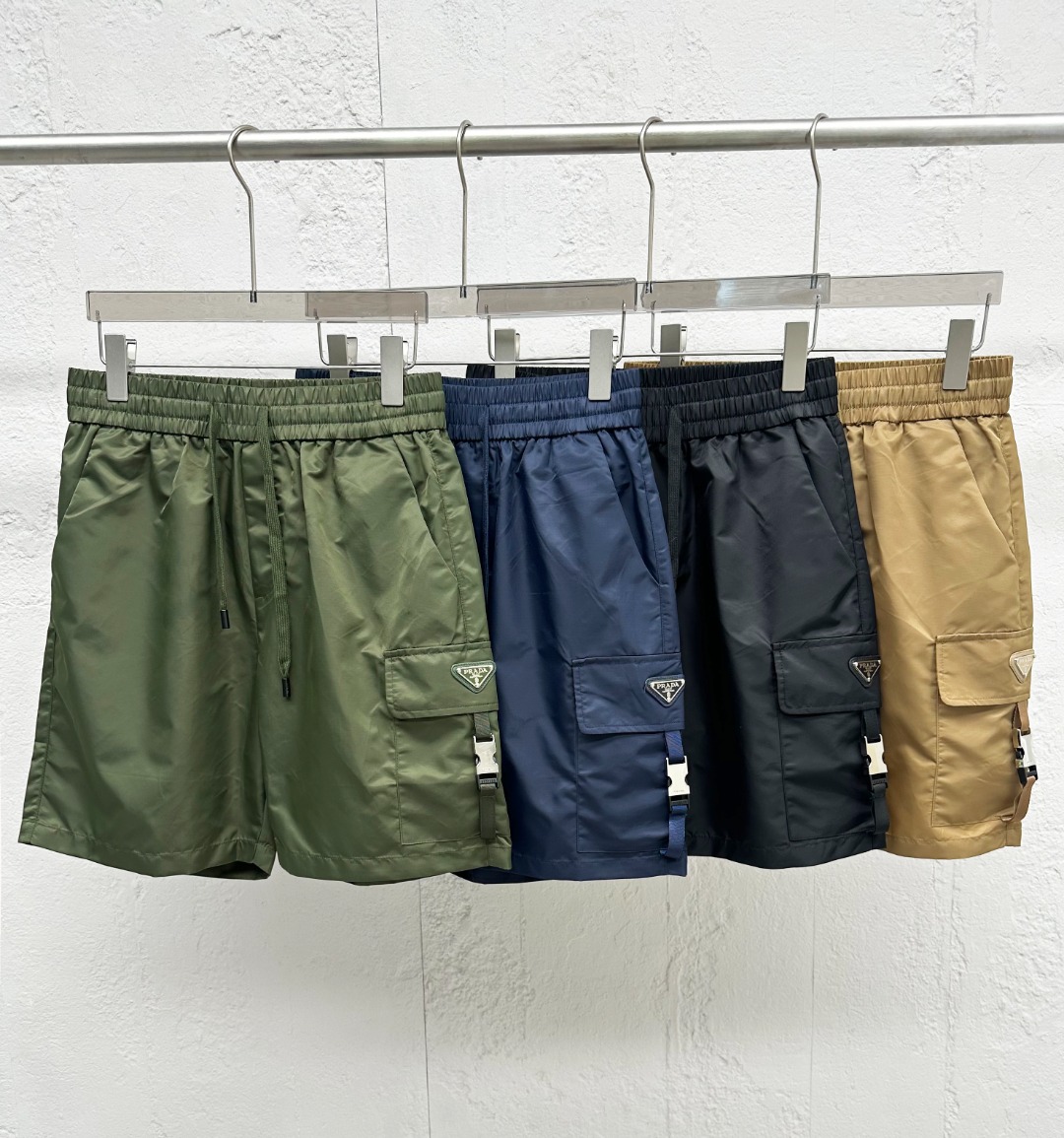 Prada Milano Men's Twill Cargo Shorts with Buckle Pockets - Casual Fit 2 o 1iqt4jvd2tem5p91ufpkf21ej434